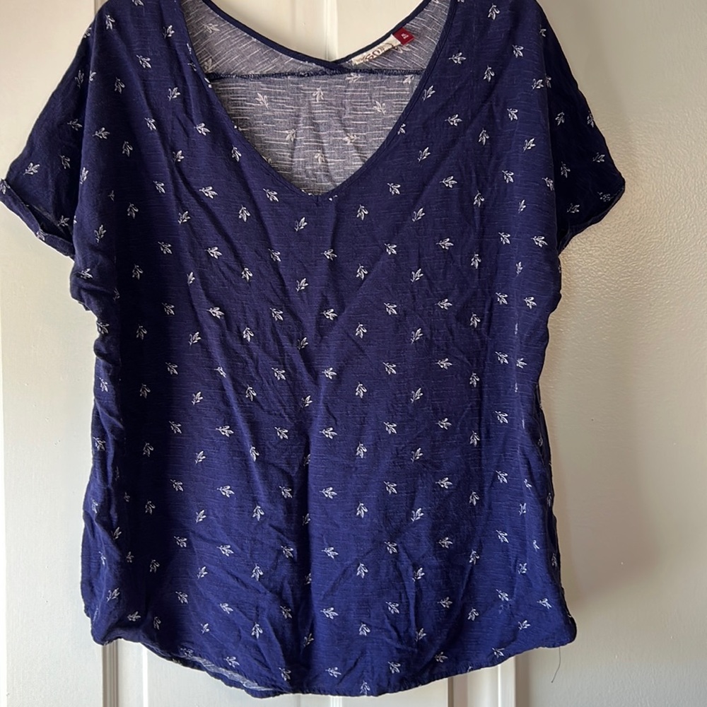 Pretty ladies shirt!